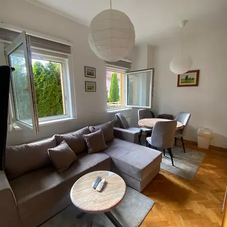 Apartment Pino Munika *